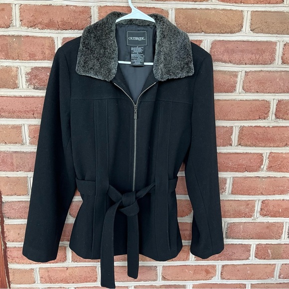 Sexy black wool jacket with belt and faux fur collar by Outbrook. size: medium - Picture 9 of 11